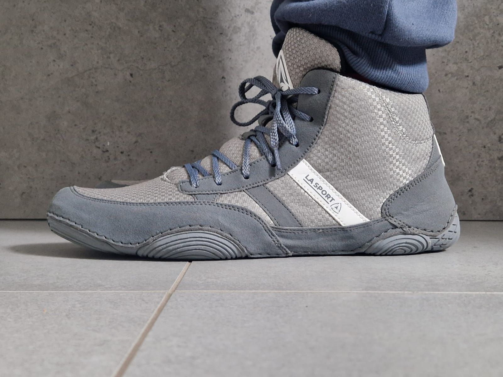 La sport rokoborski čevlji, sivi