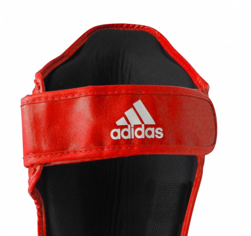 Adidas ščitnik za goleni in nart Wako, rdeč