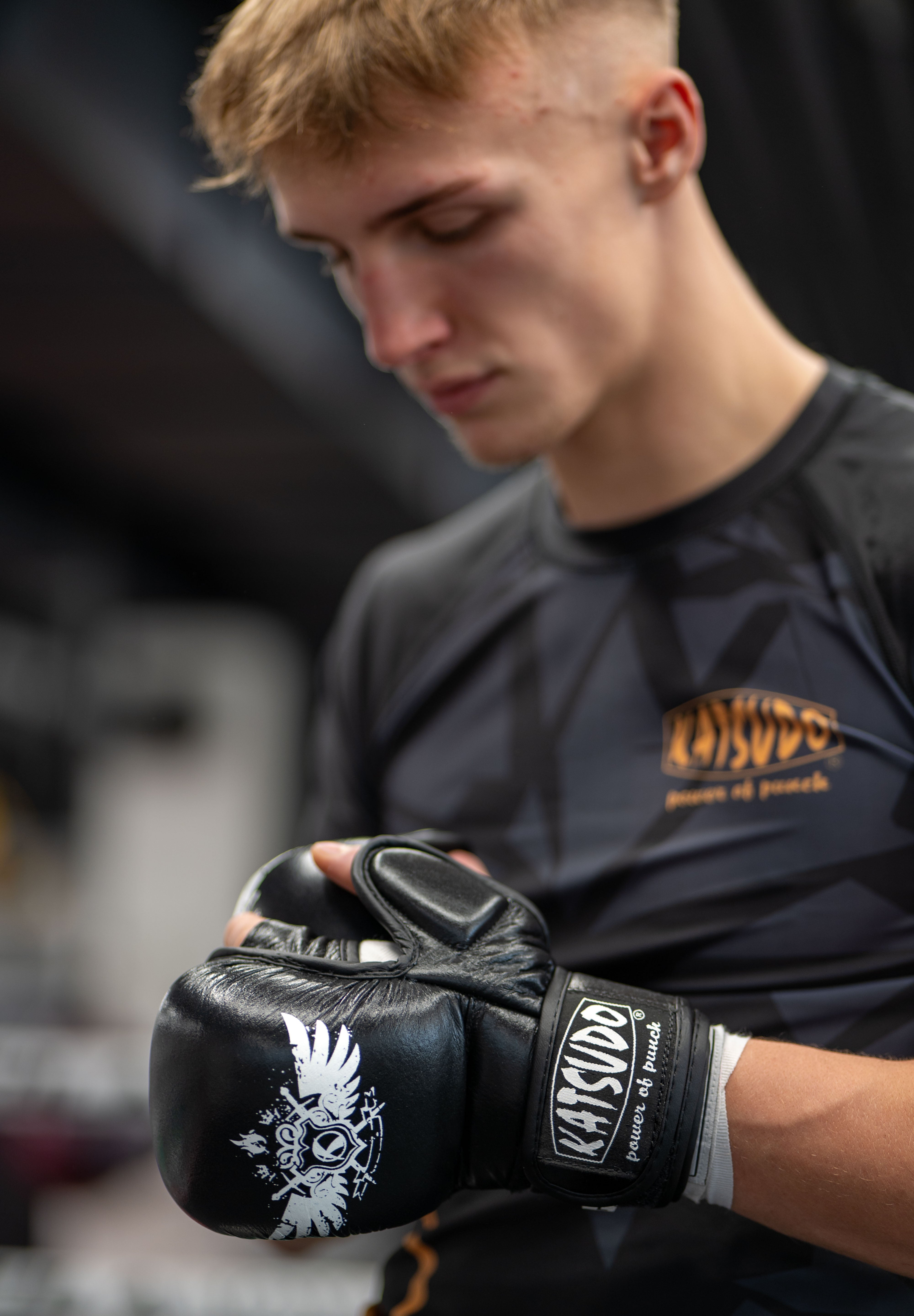 Katsudo rash guard s kratkimi rokavi Virago, črno-zlatna